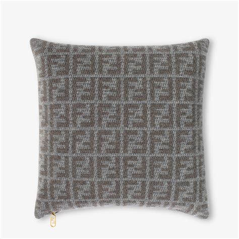 fendi クッション|Fendi pillows online.